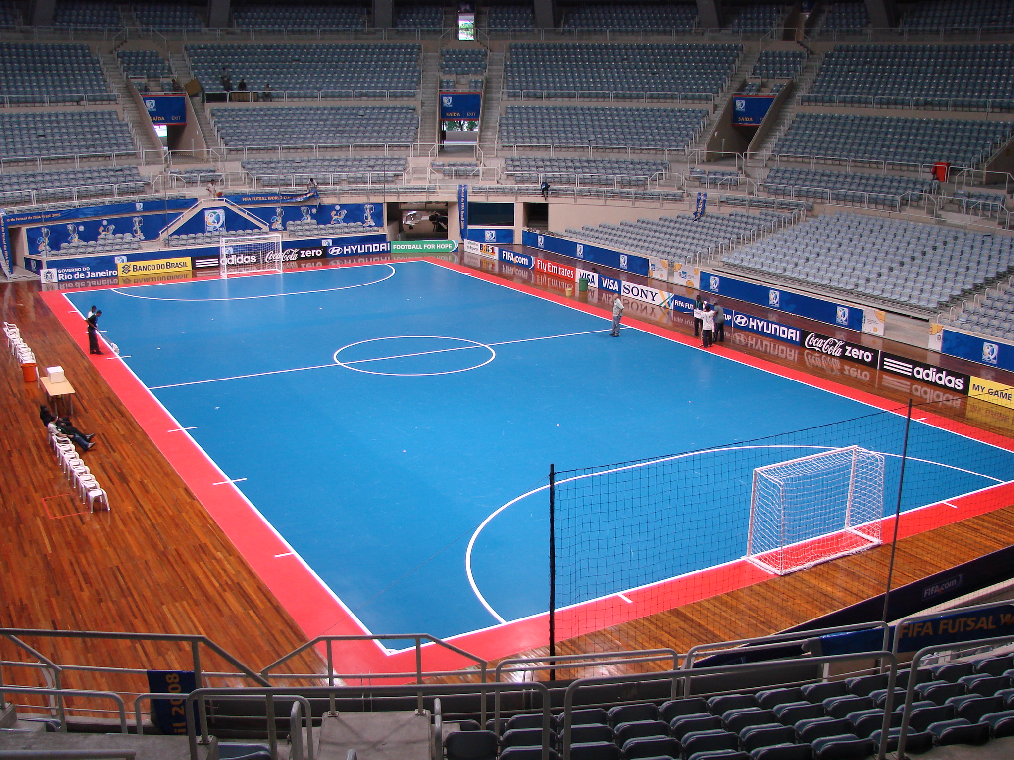 http://azreferee.persiangig.com/Futsal%20Referee%206/quadra-de-futsal.jpg